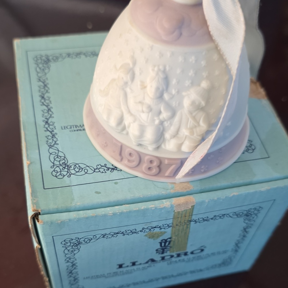 Lladró Christmas Porcelain Bell Ornament White Pink 1987 Boxed